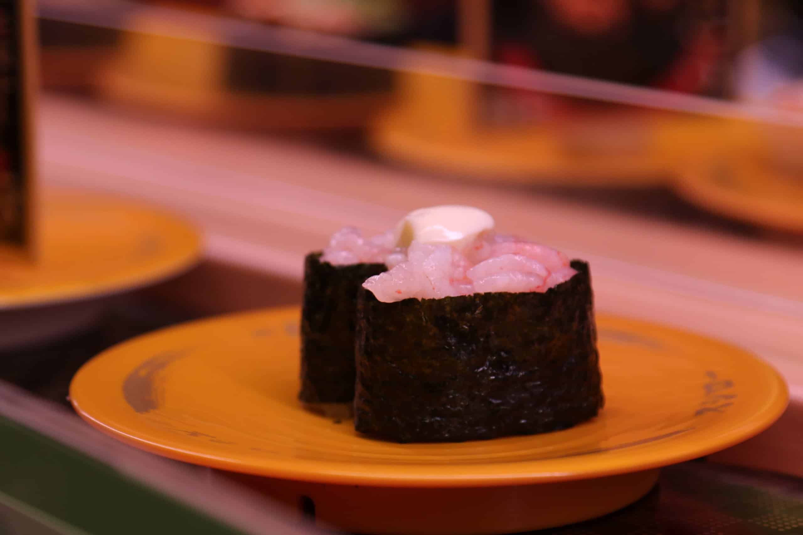 Kaitenzushi conveyor belt sushi