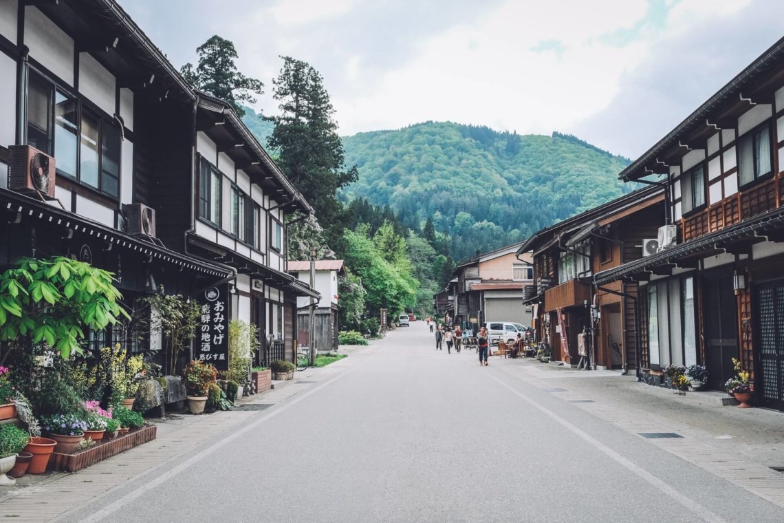 Town street Ogimachi Shirakawago Gifu Japan.jpg