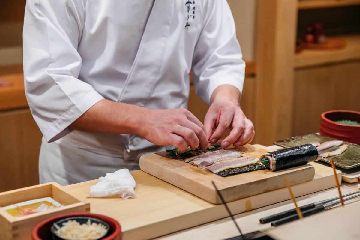 Tokyo Sushi-Making Class at a 100-Year-Old Sushi Bar