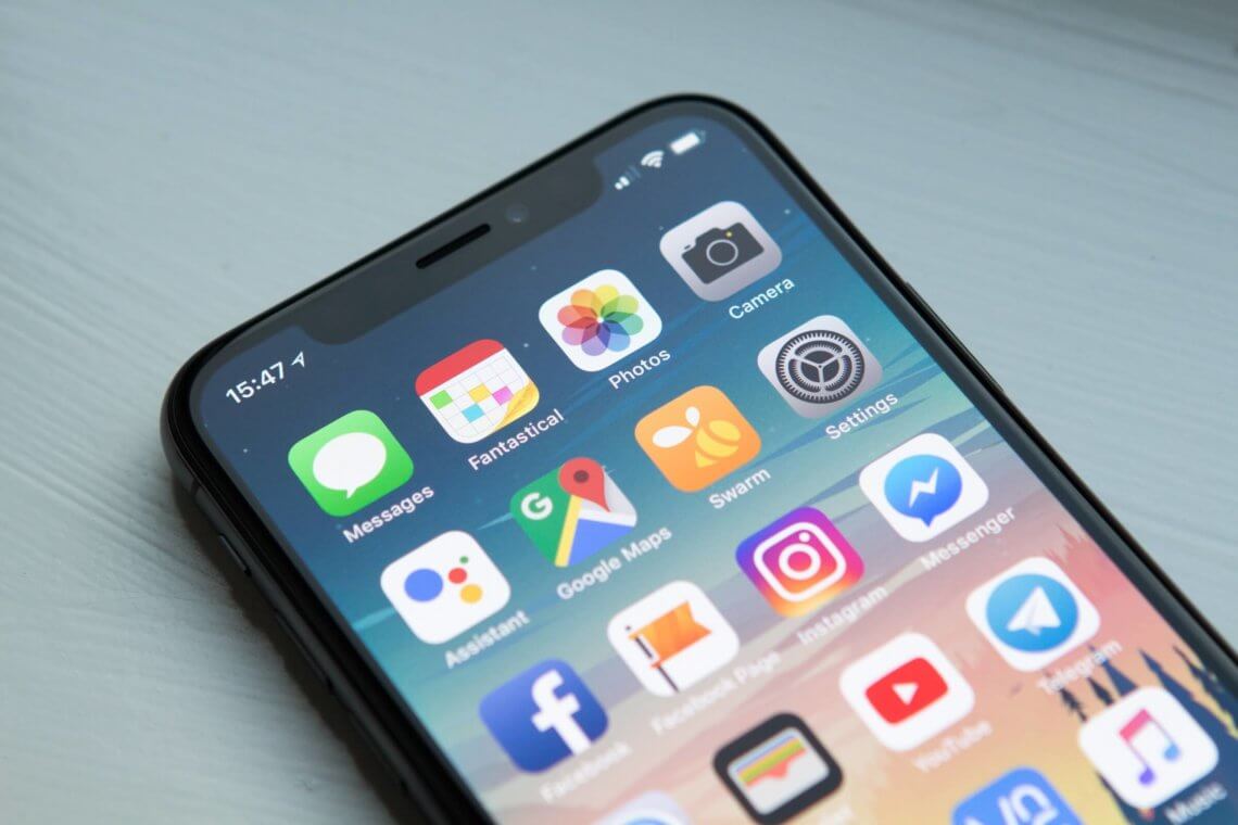 iphone x displaying apps for travel